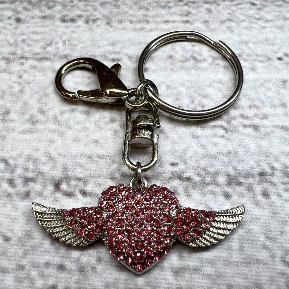 HEART WINGS KEYCHAIN (036)